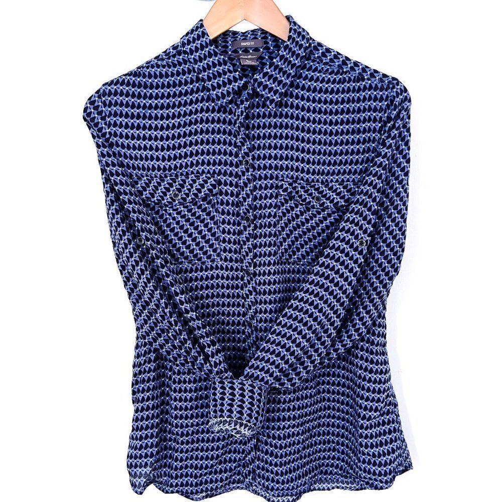 Eddie Bauer Shaped Fit Blue pattern long sleeve blouse top button front shirt M